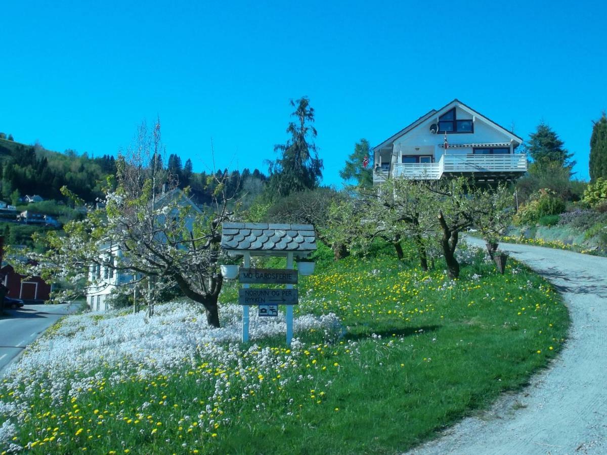 Mo Gardsferie-Pers Frukthage Villa Oystese Luaran gambar