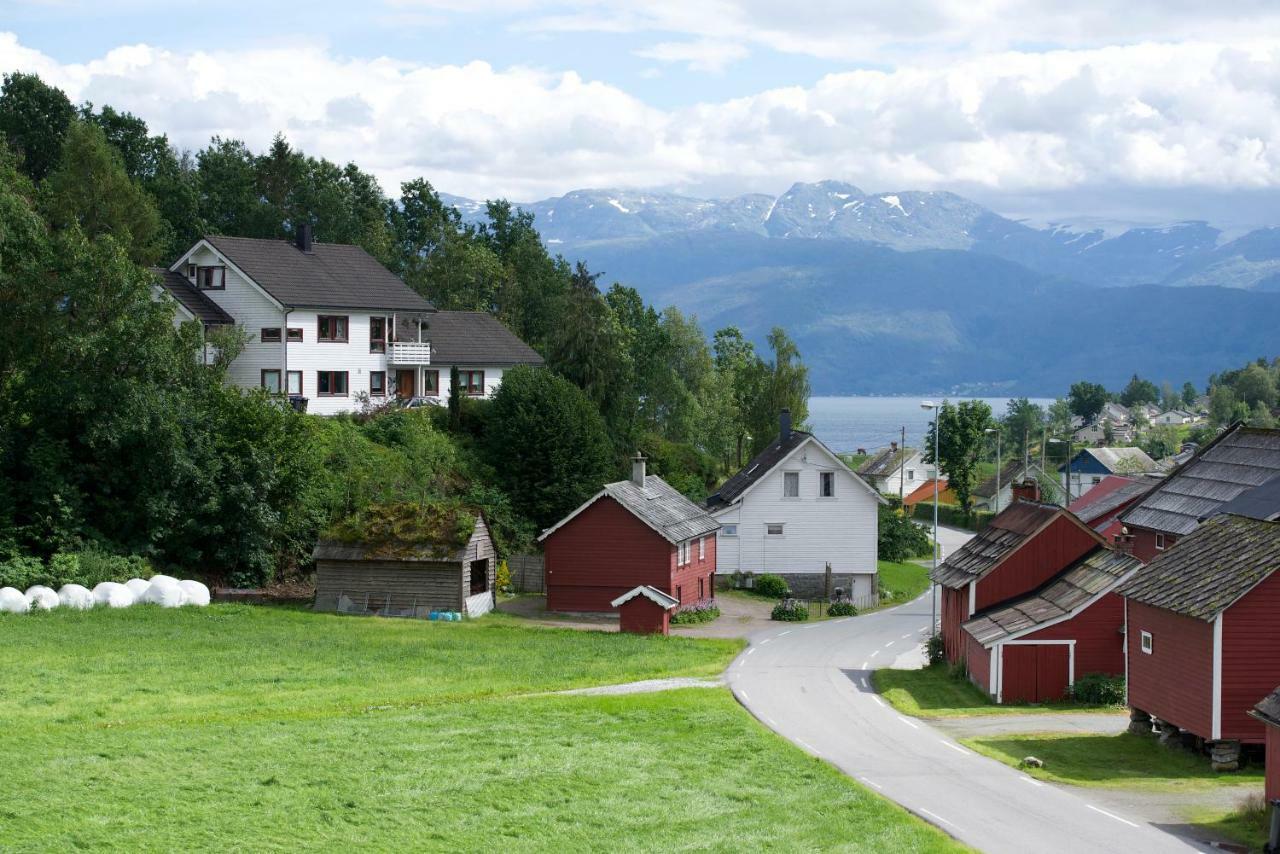 Mo Gardsferie-Pers Frukthage Villa Oystese Luaran gambar